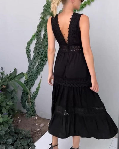 Aurélie | Elegant Lace Dress with V-Neck